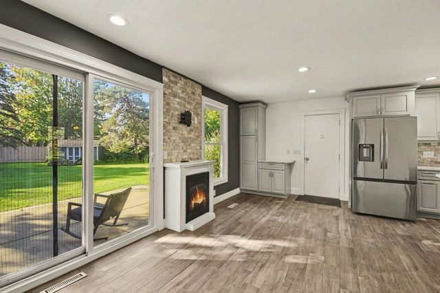 5264 S Glen Oak Drive, Saginaw, MI 48603