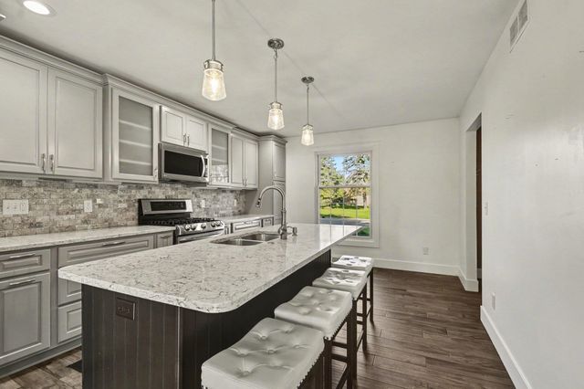 5264 S Glen Oak Drive, Saginaw, MI 48603