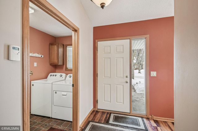 11187 Eagle Ridge Way, Chisago City, MN 55013