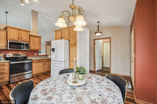 11187 Eagle Ridge Way, Chisago City, MN 55013