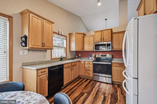 11187 Eagle Ridge Way, Chisago City, MN 55013