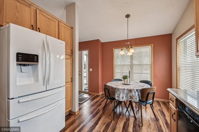 11187 Eagle Ridge Way, Chisago City, MN 55013