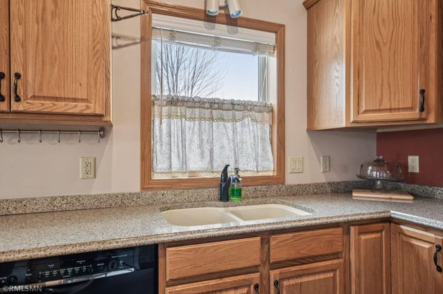 11187 Eagle Ridge Way, Chisago City, MN 55013