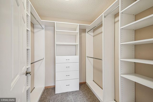 11187 Eagle Ridge Way, Chisago City, MN 55013