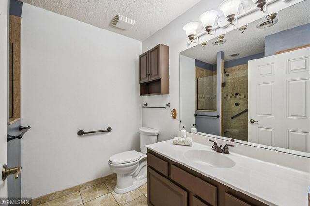 11187 Eagle Ridge Way, Chisago City, MN 55013