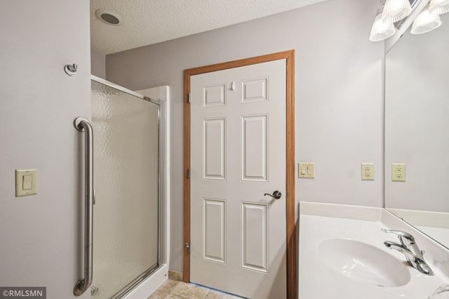 11187 Eagle Ridge Way, Chisago City, MN 55013