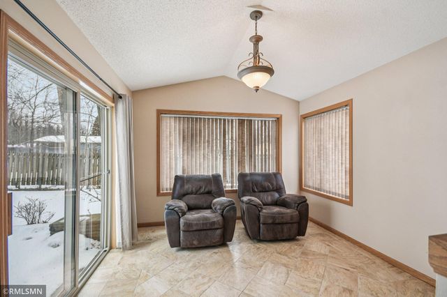 11187 Eagle Ridge Way, Chisago City, MN 55013