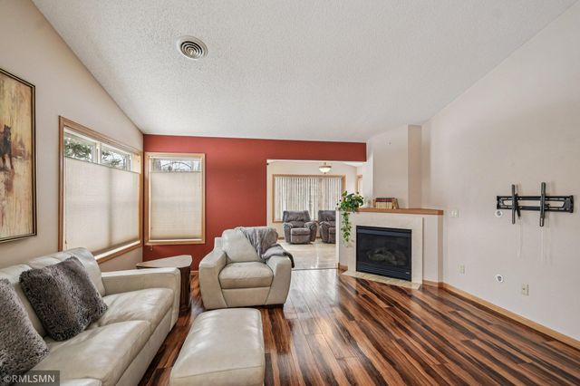 11187 Eagle Ridge Way, Chisago City, MN 55013