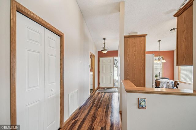 11187 Eagle Ridge Way, Chisago City, MN 55013