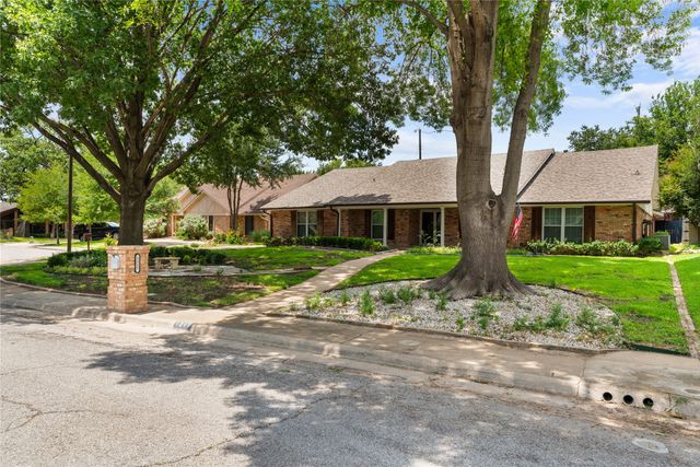 1317 Broadmoor Lane, Irving, TX 75061