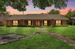 1317 Broadmoor Lane, Irving, TX 75061