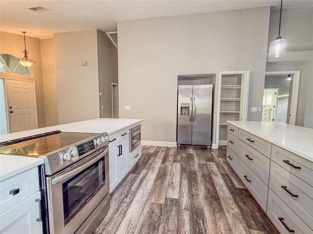 8608 FAWN CREEK DRIVE, Tampa, FL 33626