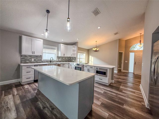 8608 FAWN CREEK DRIVE, Tampa, FL 33626