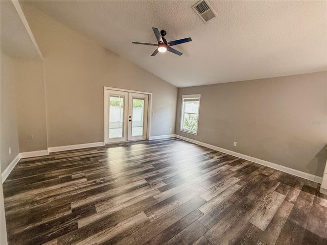 8608 FAWN CREEK DRIVE, Tampa, FL 33626