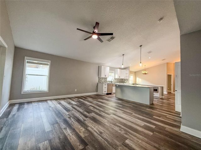 8608 FAWN CREEK DRIVE, Tampa, FL 33626