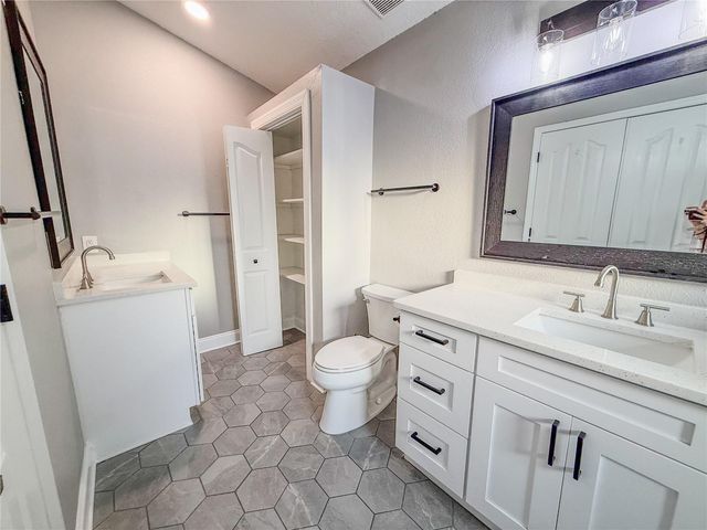8608 FAWN CREEK DRIVE, Tampa, FL 33626