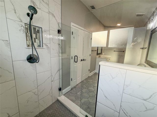 8608 FAWN CREEK DRIVE, Tampa, FL 33626