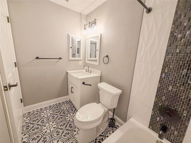 8608 FAWN CREEK DRIVE, Tampa, FL 33626
