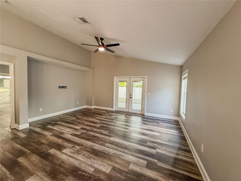 Image 17 of property listing at 8608 FAWN CREEK DRIVE, Tampa, FL 33626