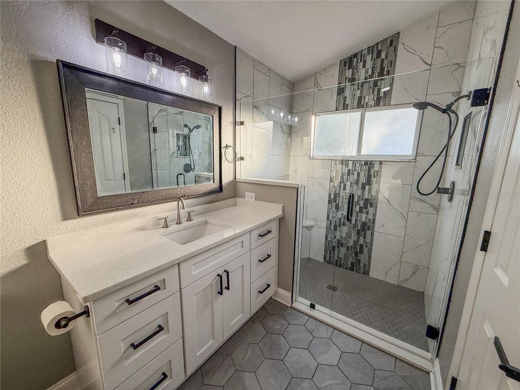 Image 28 of property listing at 8608 FAWN CREEK DRIVE, Tampa, FL 33626