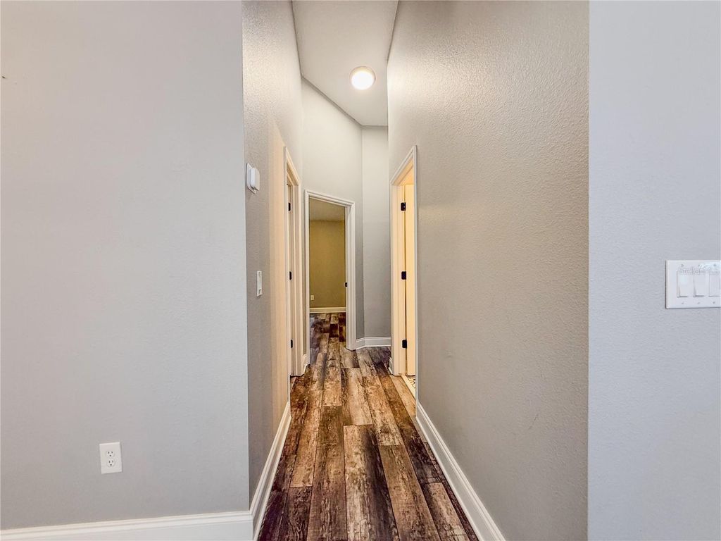 Image 36 of property listing at 8608 FAWN CREEK DRIVE, Tampa, FL 33626