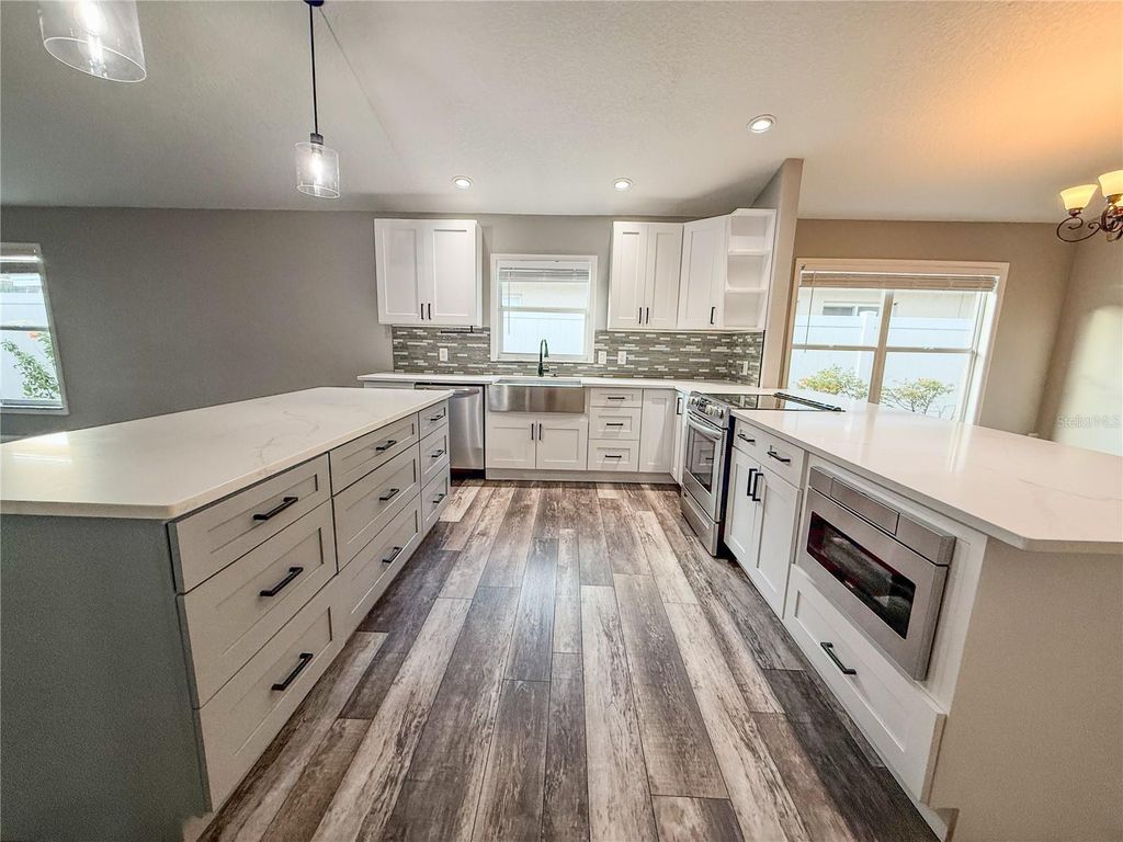 Image 8 of property listing at 8608 FAWN CREEK DRIVE, Tampa, FL 33626