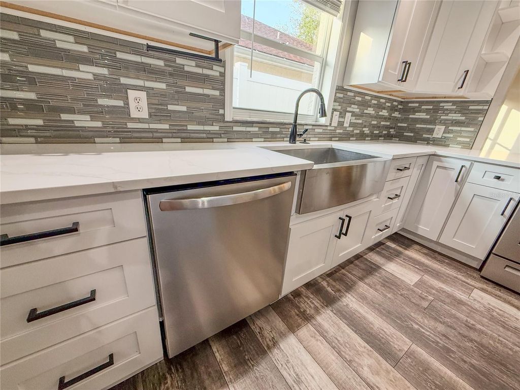 Image 9 of property listing at 8608 FAWN CREEK DRIVE, Tampa, FL 33626