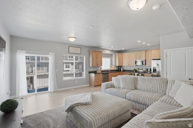 4211 W ANTELOPE PARK CT, Riverton, UT 84096