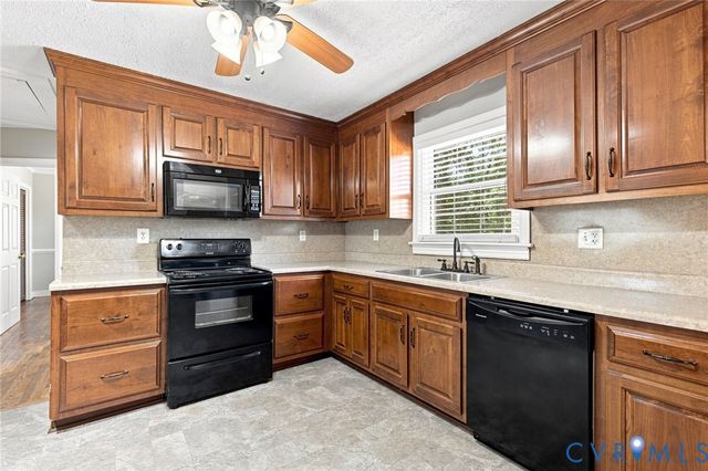 2707 Academy Rd, Powhatan, VA 23139