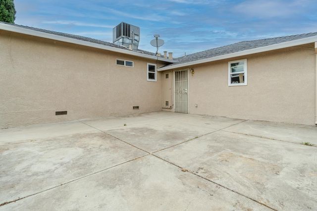 5705 San Ardo Way, North Highlands, CA 95660