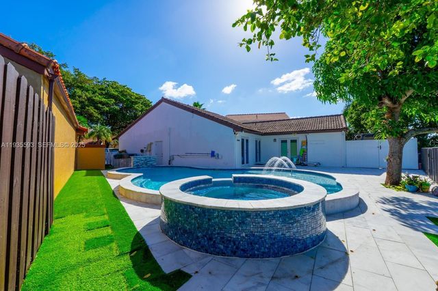 17302 NW 63rd Pl, Hialeah, FL 33015