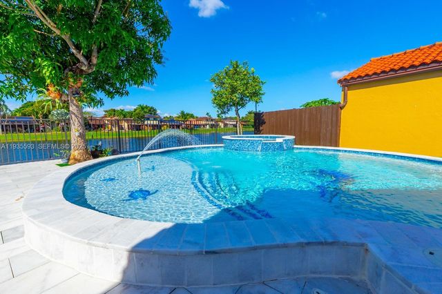 17302 NW 63rd Pl, Hialeah, FL 33015