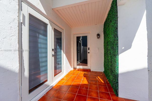 17302 NW 63rd Pl, Hialeah, FL 33015