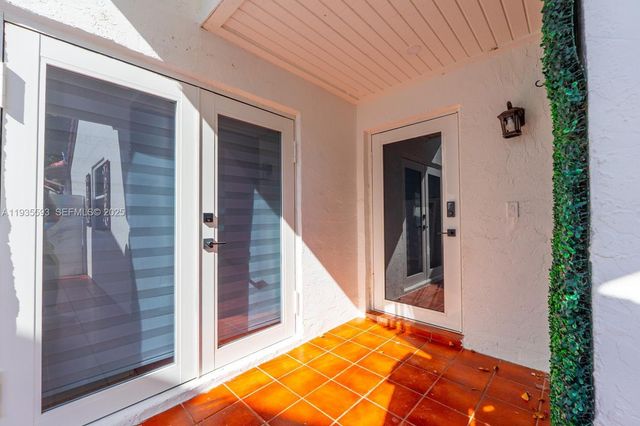 17302 NW 63rd Pl, Hialeah, FL 33015