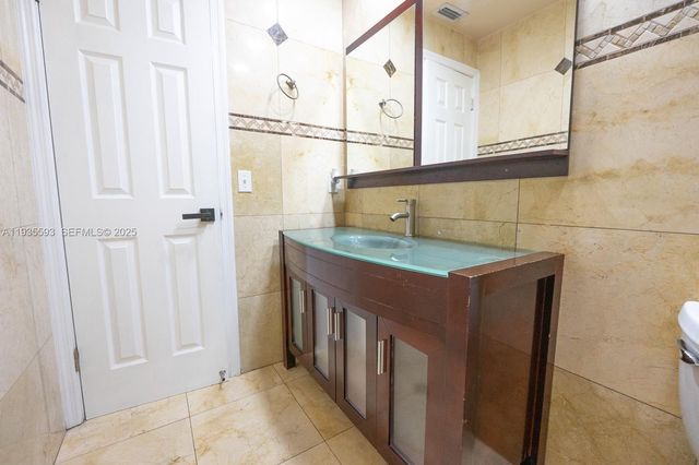 17302 NW 63rd Pl, Hialeah, FL 33015