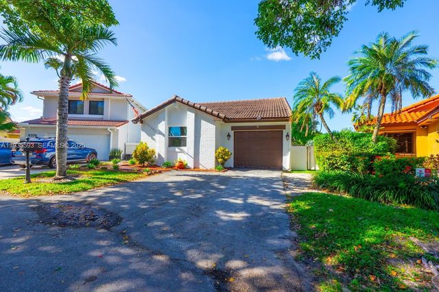 17302 NW 63rd Pl, Hialeah, FL 33015