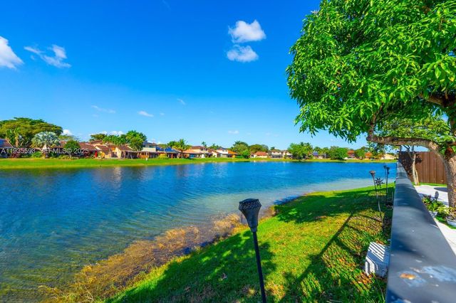 17302 NW 63rd Pl, Hialeah, FL 33015