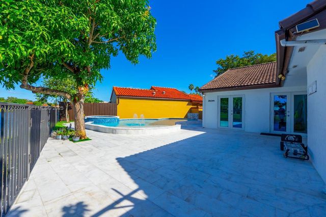 17302 NW 63rd Pl, Hialeah, FL 33015