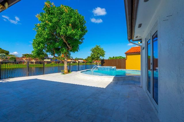 17302 NW 63rd Pl, Hialeah, FL 33015