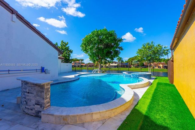 17302 NW 63rd Pl, Hialeah, FL 33015