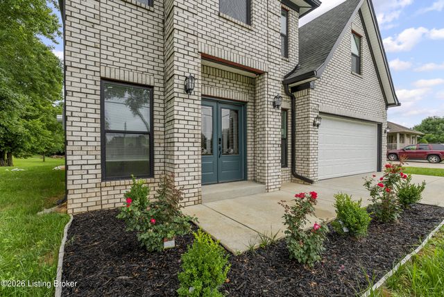 5810 Applegate Ln, Louisville, KY 40219