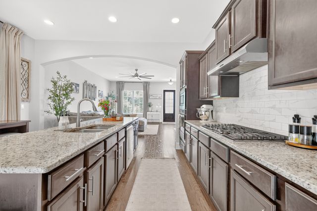 921 Holgate Ct, Nashville, TN 37221