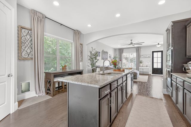 921 Holgate Ct, Nashville, TN 37221