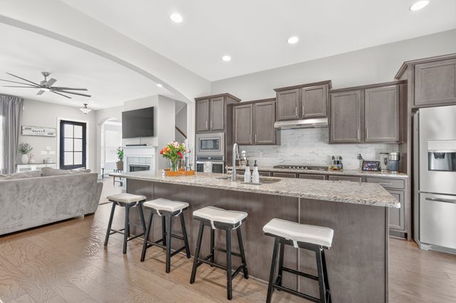 921 Holgate Ct, Nashville, TN 37221