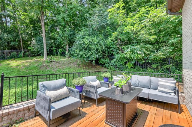 921 Holgate Ct, Nashville, TN 37221