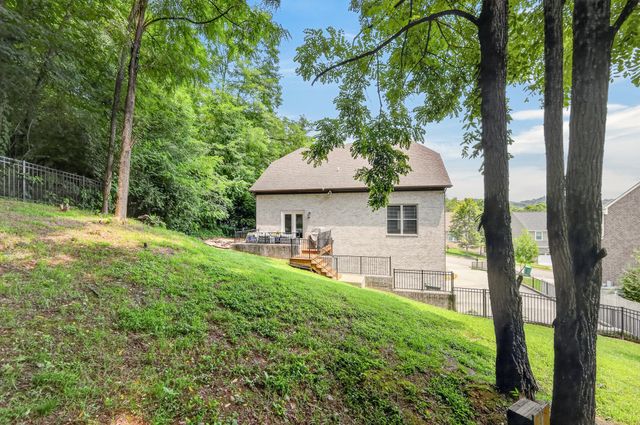 921 Holgate Ct, Nashville, TN 37221