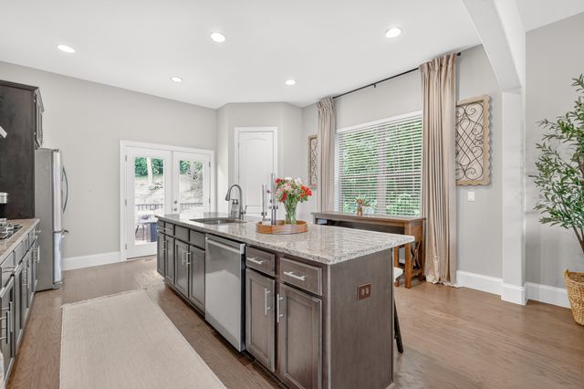 921 Holgate Ct, Nashville, TN 37221
