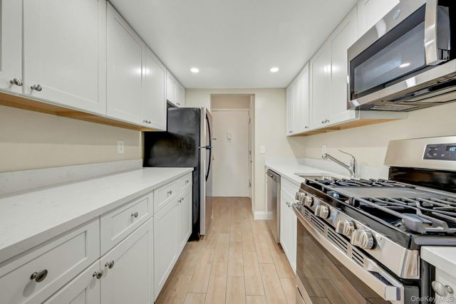 505 White Plains Road 1B, Eastchester, NY 10709