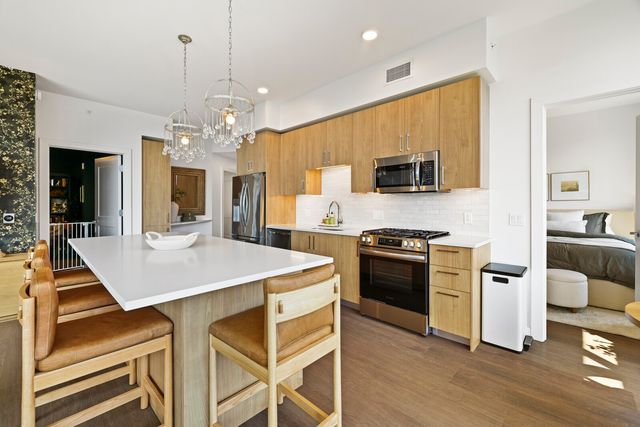 1212 Demonbreun St Apt 1802, Nashville, TN 37203