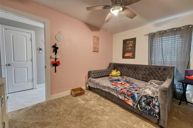 102 S Bow Drive, Jones Creek, TX 77541